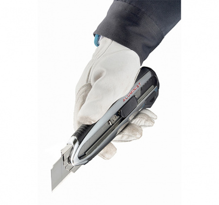 Нож Aluminist, 18 мм, серебристый алюминиевый корпус, 3 лезвия TAJIMA AC500B/S1