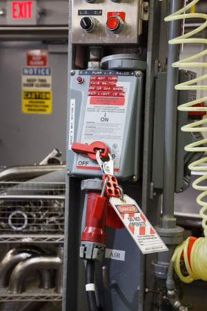 Множитель замковый с фиксаторами