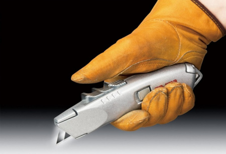 Нож TAJIMA трапезоидный V-REX с убирающимся лезвием +3 лезвия VR103D