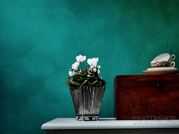 Эффект матового велюра в глубоком зеленом цвете