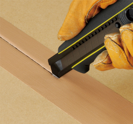 Нож DRIVER CUTTER,18 мм  с винтовым стопором TAJIMA DC501B/Y1