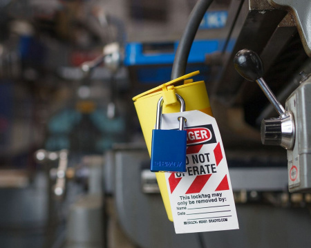 Блокиратор штепсельных разъемов универсальный