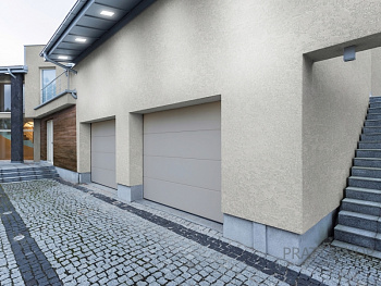 Фасад частного дома в классическом Итальянском стиле