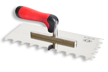 Кельма зучатая "ВОЛНА", рукоятка двухкомпонентная, толщина полотна 0,7мм, размер 280х130мм