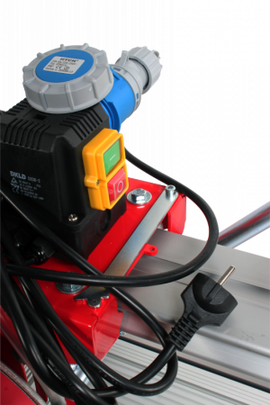 Кабель с розеткой