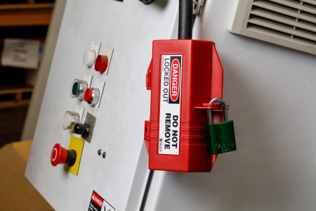 Блокиратор штепсельных разъемов