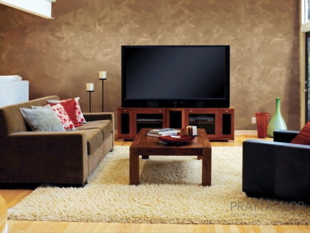 Бежевые стены с легким золотистым оттенком