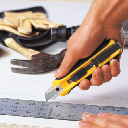 Нож с выдвижным трапециевидным лезвием, 17.5 ммOL-UTC-1
Обратная связь