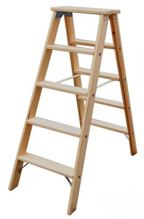 Деревянная стремянка