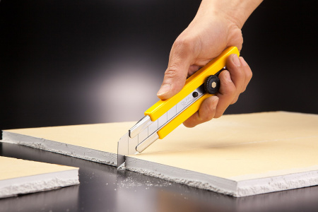 Нож с выдвижным лезвием и резиновыми накладками, 25мм	OL-H-1
Обратная связь